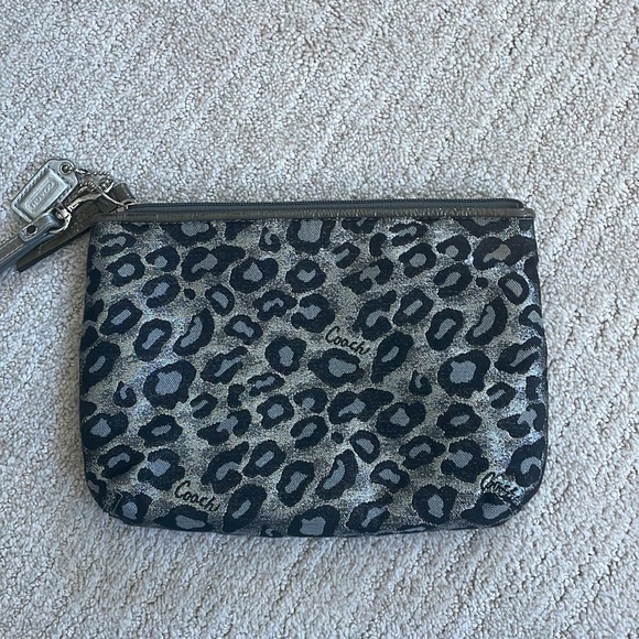 Coach leopard print wristlet - silver & black - Picture 4 of 6